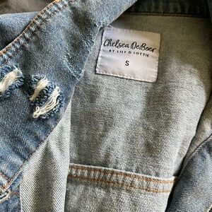 Chic Pearl-Embellished Denim Jacket